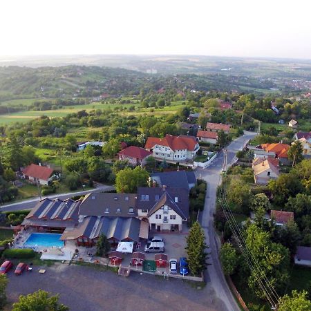 Vándor Vigadó Zalaegerszeg Exterior foto