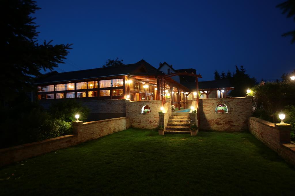 Vándor Vigadó Zalaegerszeg Exterior foto
